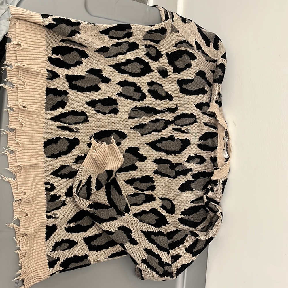 Vestique small sweater